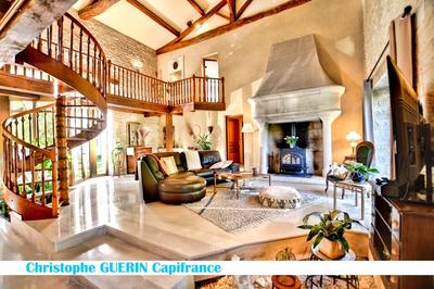 Maison - 262 m² - 8 pièces