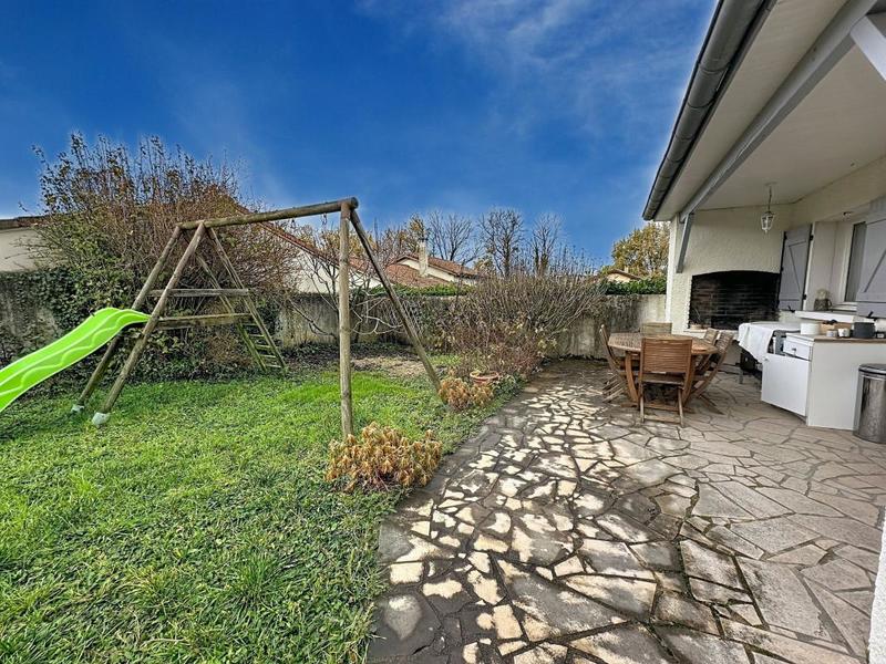 Maison - 137 m² - 6 pièces