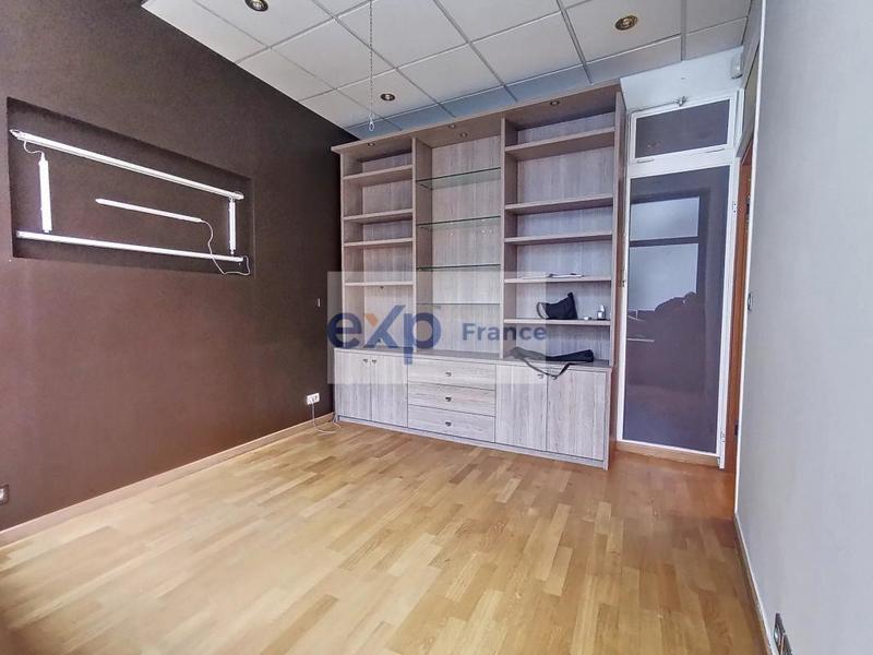 Local commercial - 101 m²