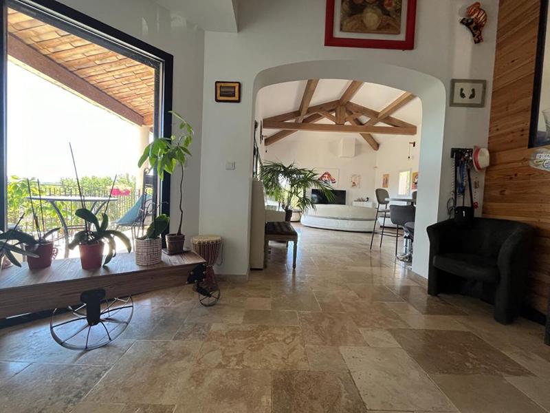 Maison - 223 m² - 8 pièces