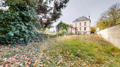 Maison - 180 m² - 8 pièces