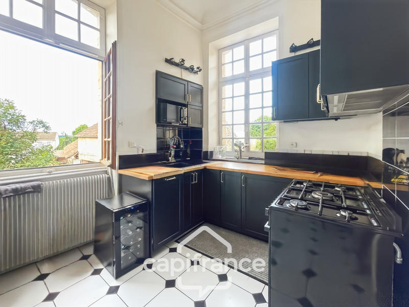 Château - 200 m² - 6 pièces