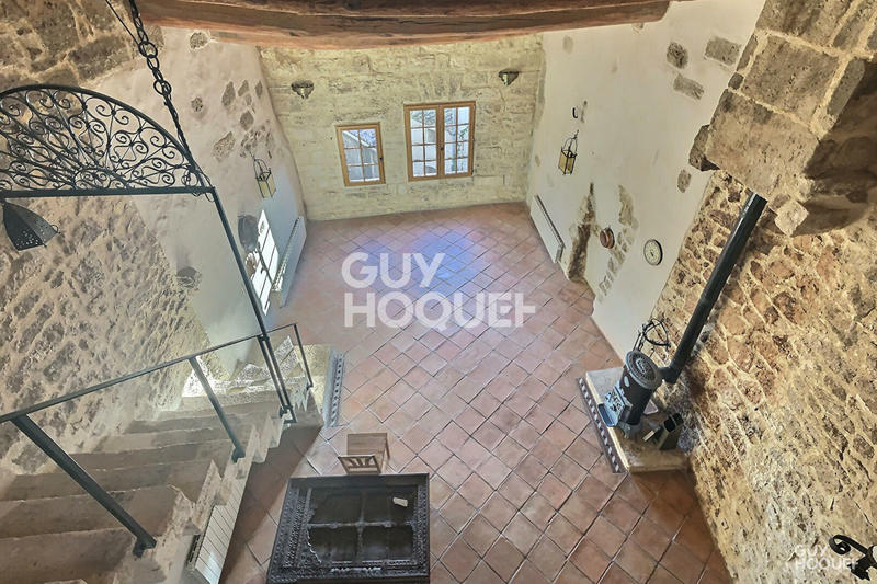 Maison - 324 m² - 8 pièces