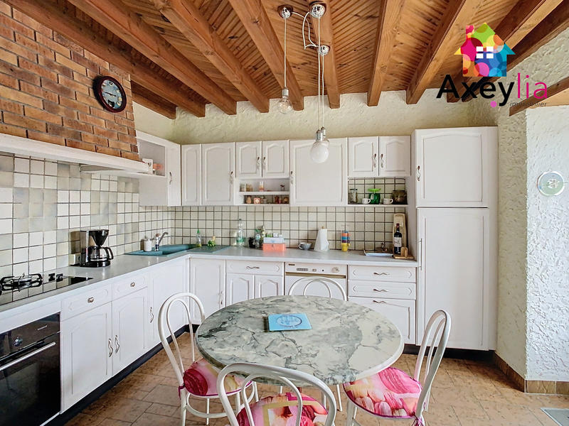 Maison - 161 m² - 8 pièces