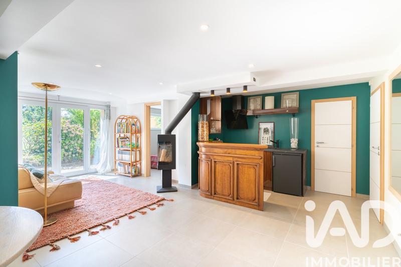 Maison - 234 m² - 9 pièces