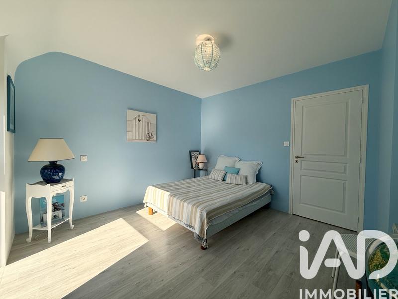 Maison - 274 m² - 12 pièces