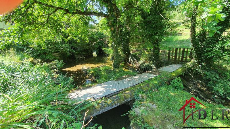 Maison - 240 m² - 9 pièces