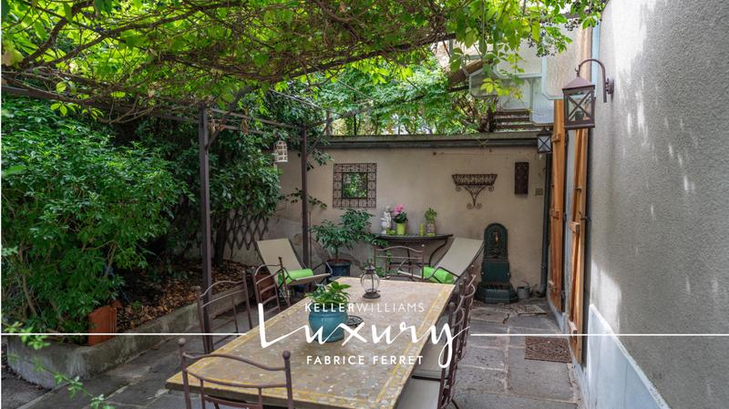 Maison - 200 m² - 9 pièces