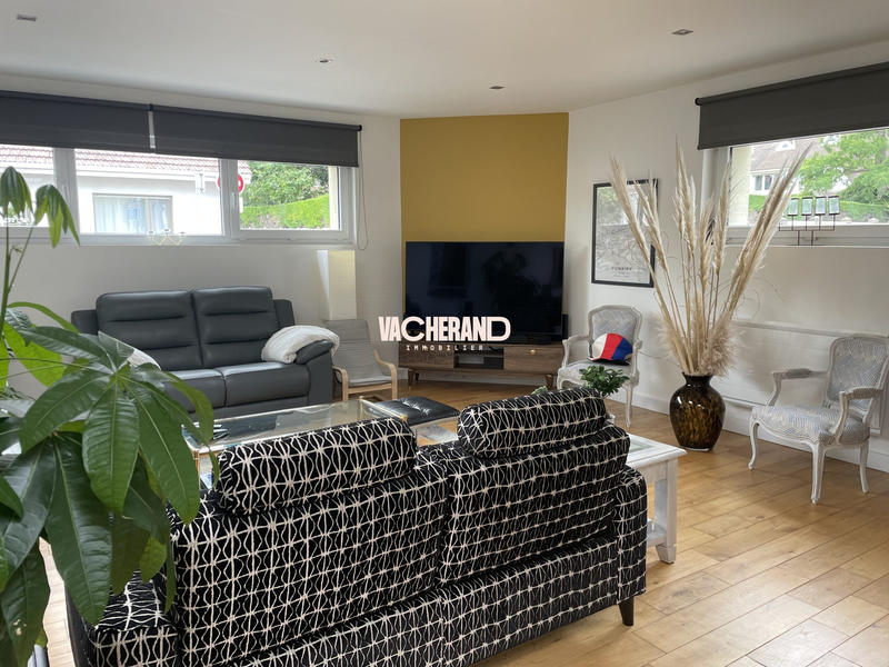 Maison contemporaine - 203 m² - 5 pièces