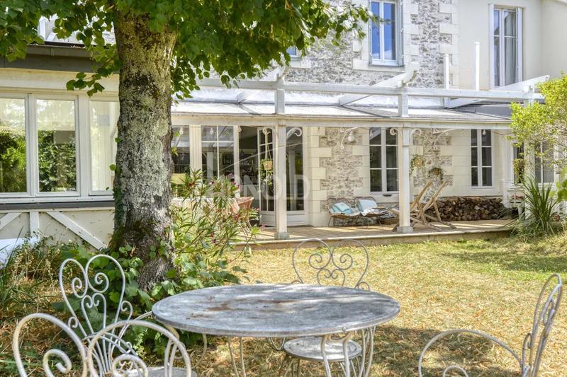 Maison - 200 m² - 10 pièces