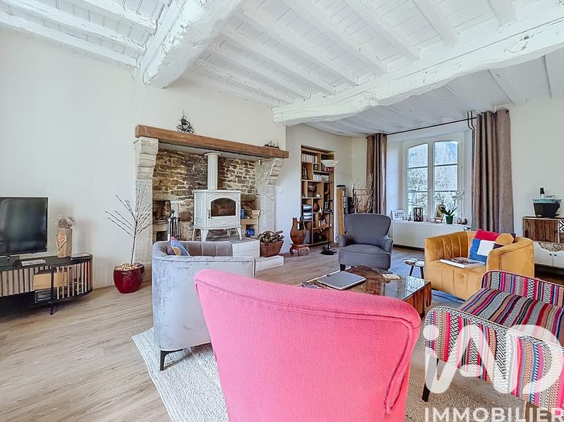Maison - 247 m² - 10 pièces