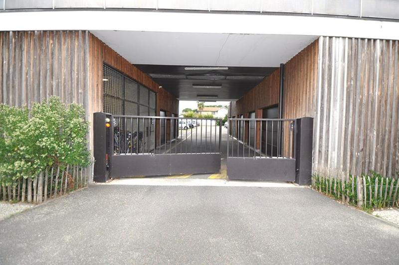 Parking / Garage - 12 m²