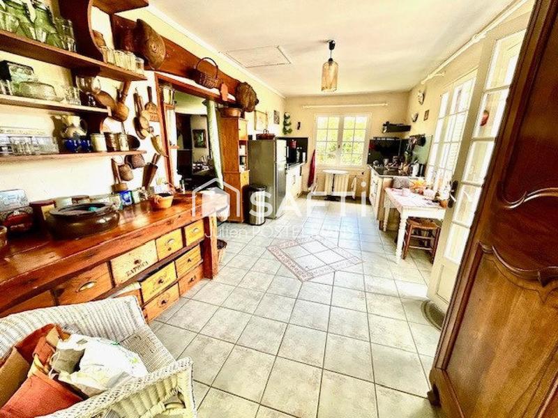 Maison - 208 m² - 8 pièces