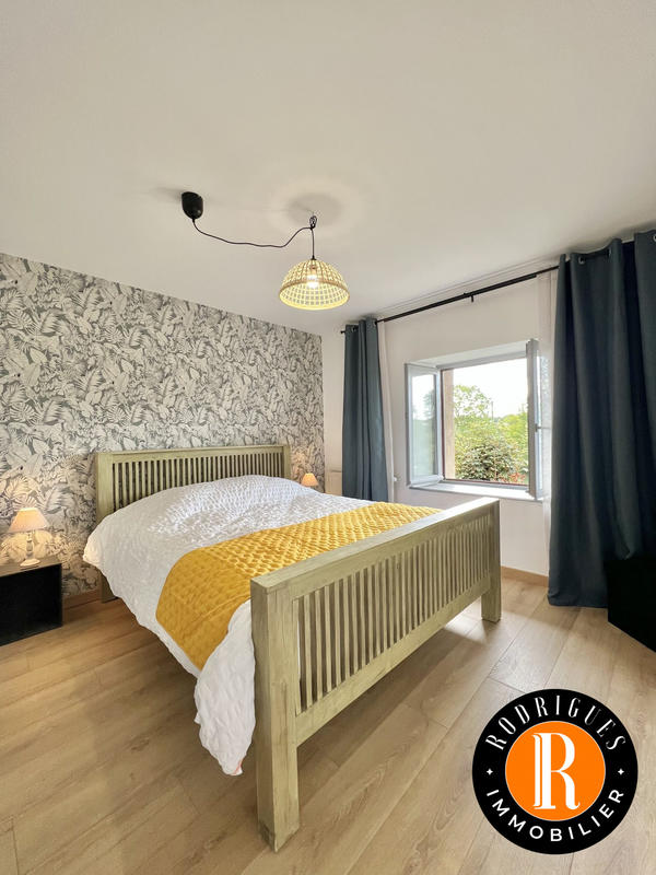 Maison - 372 m² - 12 pièces