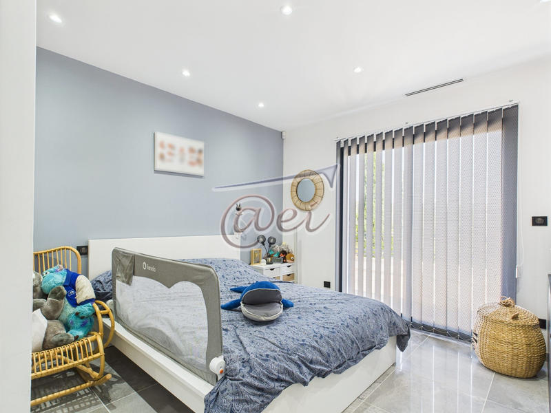 Villa - 224 m² - 6 pièces