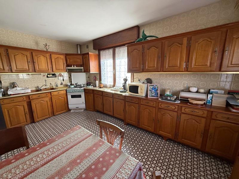 Maison - 158 m² - 12 pièces