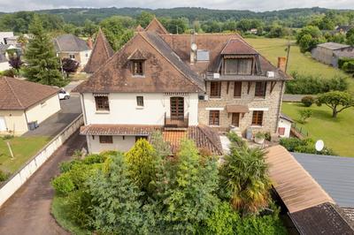 Maison - 177 m² - 8 pièces