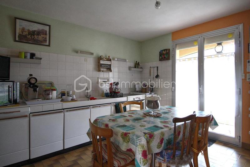 Villa - 222 m² - 9 pièces