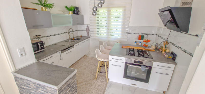 Maison - 178 m² - 10 pièces