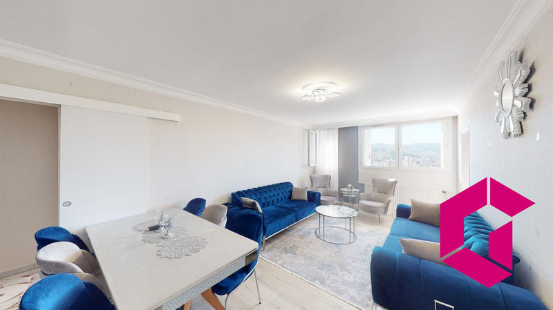 Appartement - 90 m² - 4 pièces