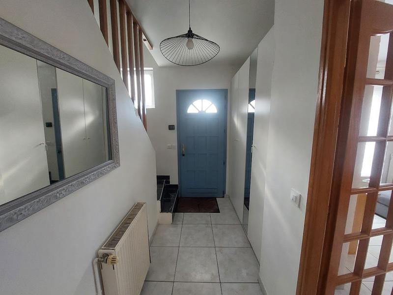 Maison - 196 m² - 9 pièces