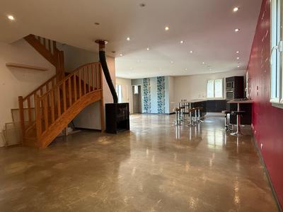 Maison - 152 m² - 6 pièces