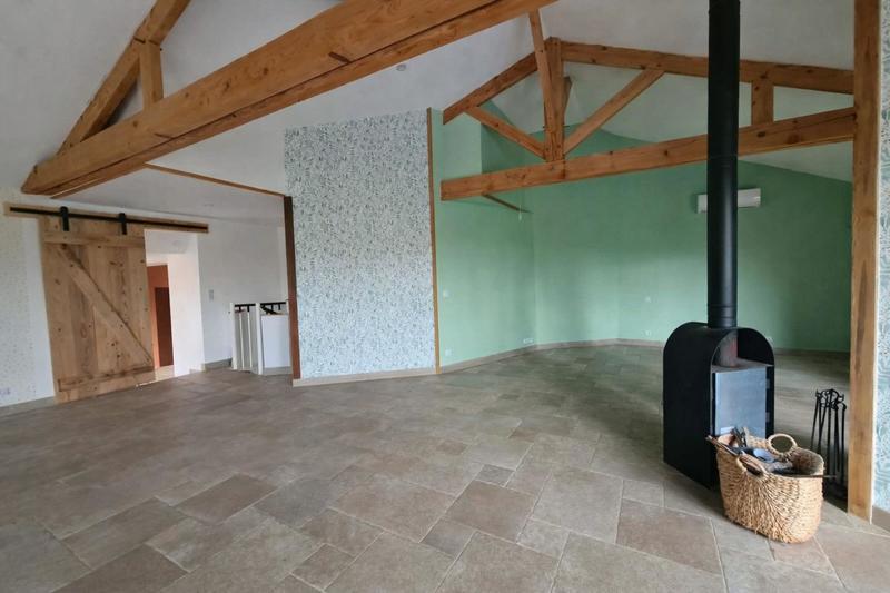 Maison - 210 m² - 7 pièces