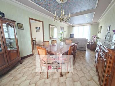 Maison - 137 m² - 6 pièces