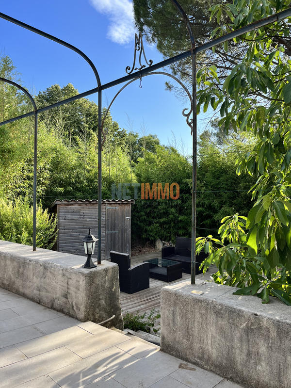 Villa - 281 m² - 12 pièces