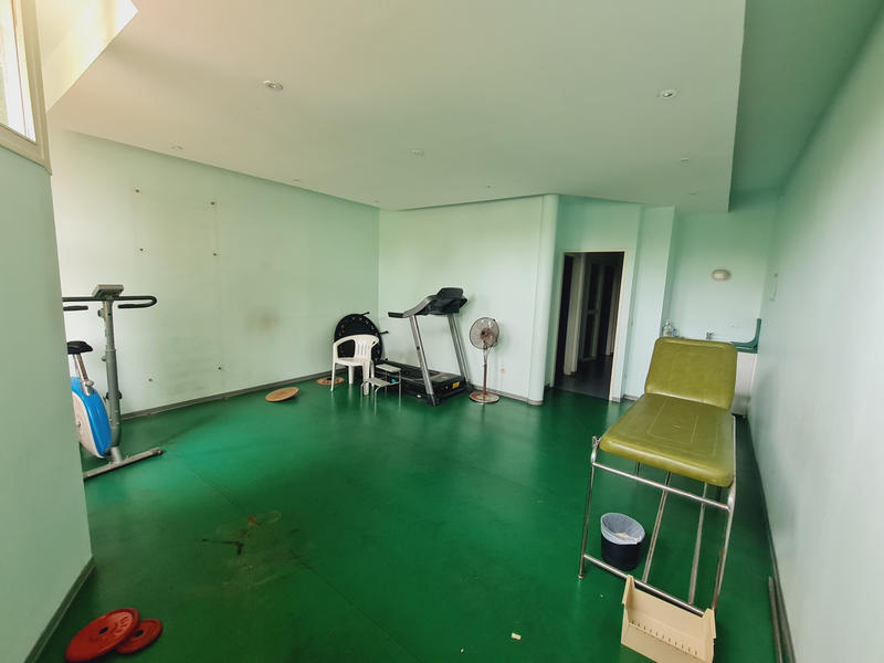 Propriété - 656 m² - 14 pièces