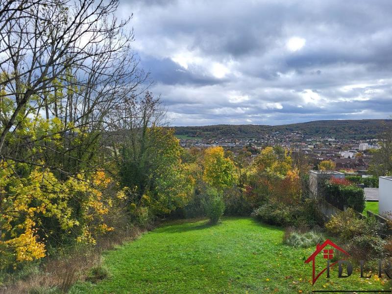 Maison - 234 m² - 8 pièces