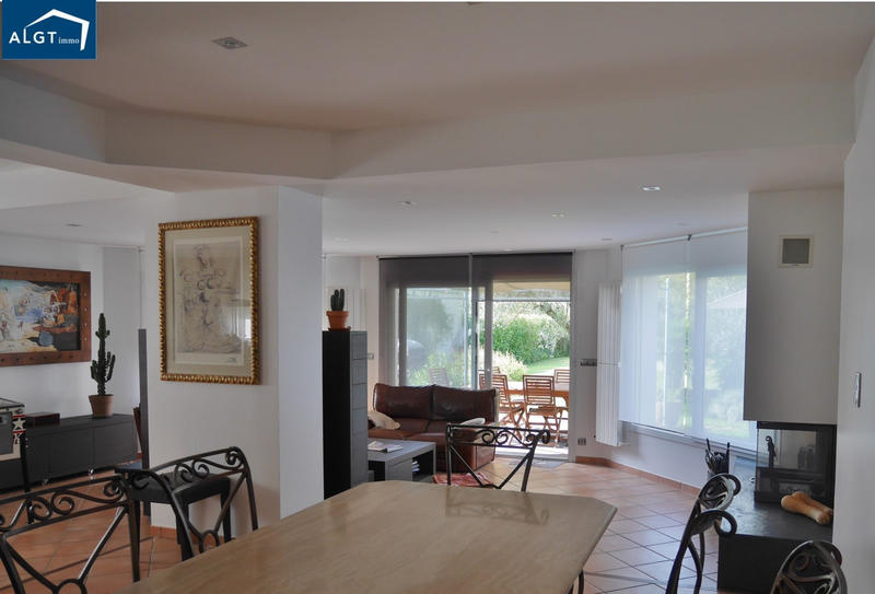 Villa - 210 m² - 6 pièces