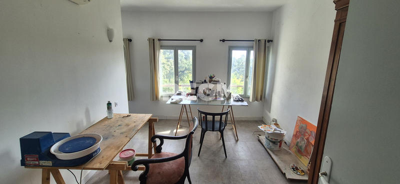 Maison - 750 m² - 6 pièces