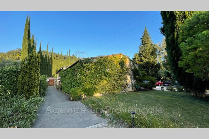 Demeure - 620 m² - 13 pièces