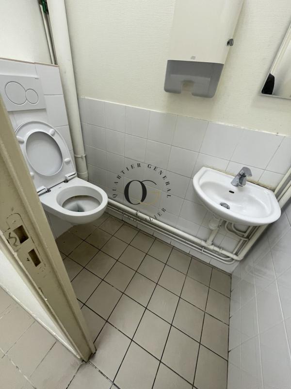 Local commercial - 128 m² - 3 pièces