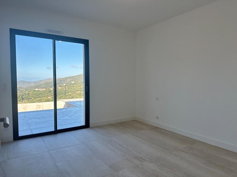 Villa - 137 m² - 4 pièces