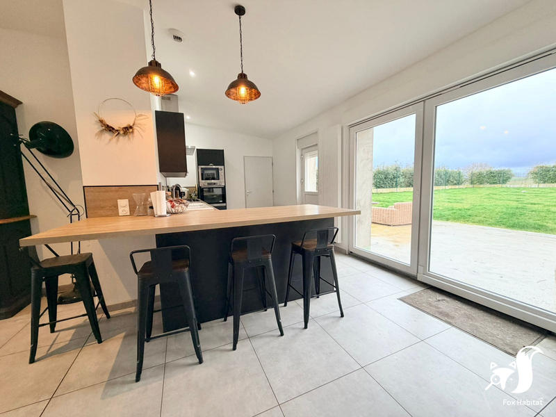 Maison - 222 m² - 7 pièces