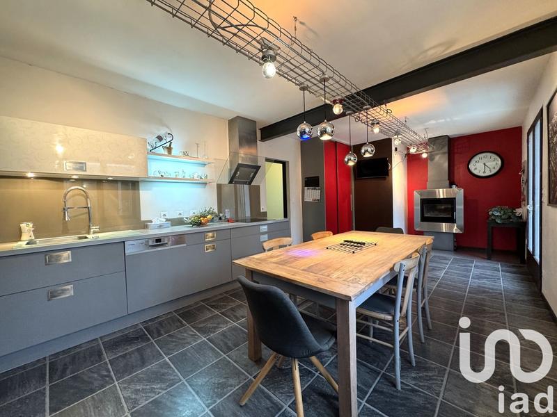 Maison - 198 m² - 8 pièces