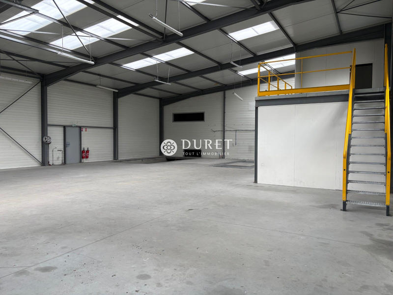 Local d'activités - 409 m²