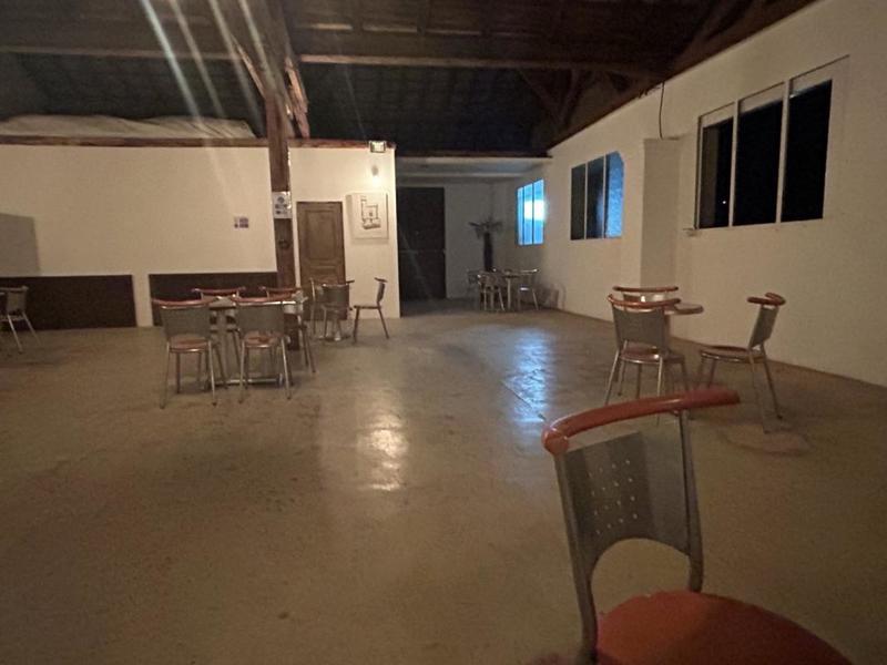 Local commercial - 438 m² - 5 pièces