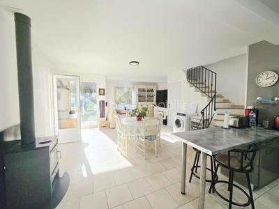 Maison jumelée - 92 m² - 4 pièces