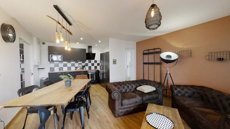 Appartement - 102 m² - 6 pièces