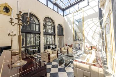 Hôtel particulier - 600 m² - 14 pièces