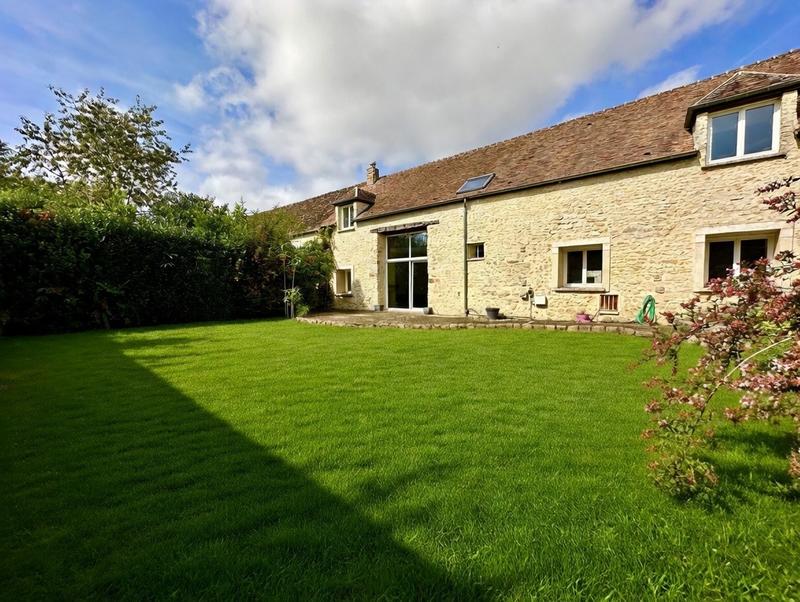 Maison - 240 m² - 7 pièces