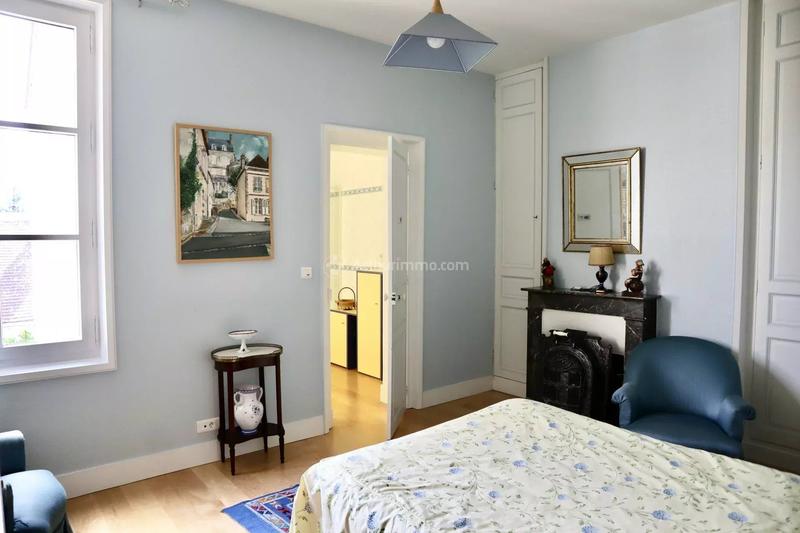 Maison - 275 m² - 10 pièces