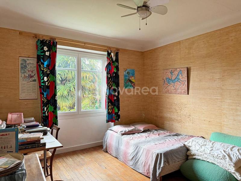 Maison - 215 m² - 9 pièces