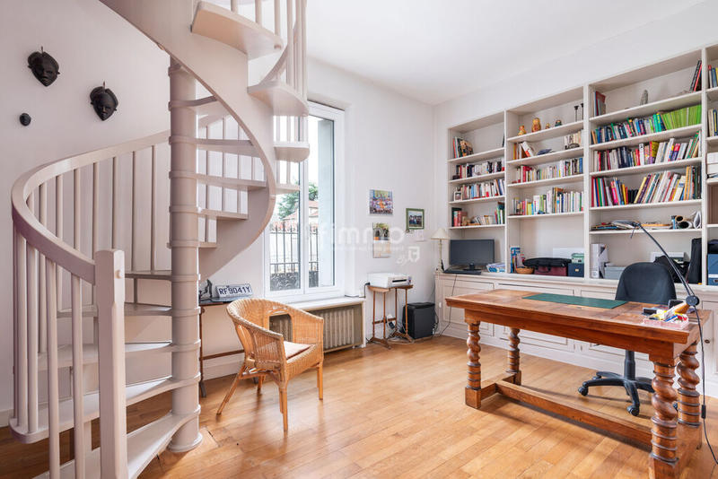 Maison - 350 m² - 15 pièces