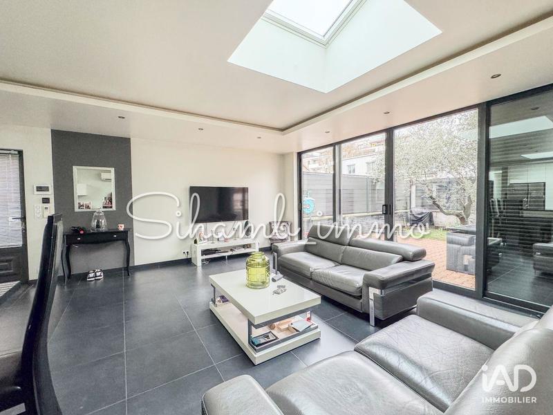 Local commercial - 150 m² - 3 pièces