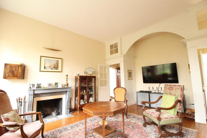 Maison - 412 m² - 11 pièces