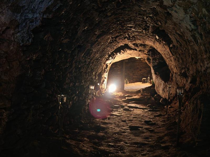 Visite guidée du souterrain-cluzeau - Château en fête